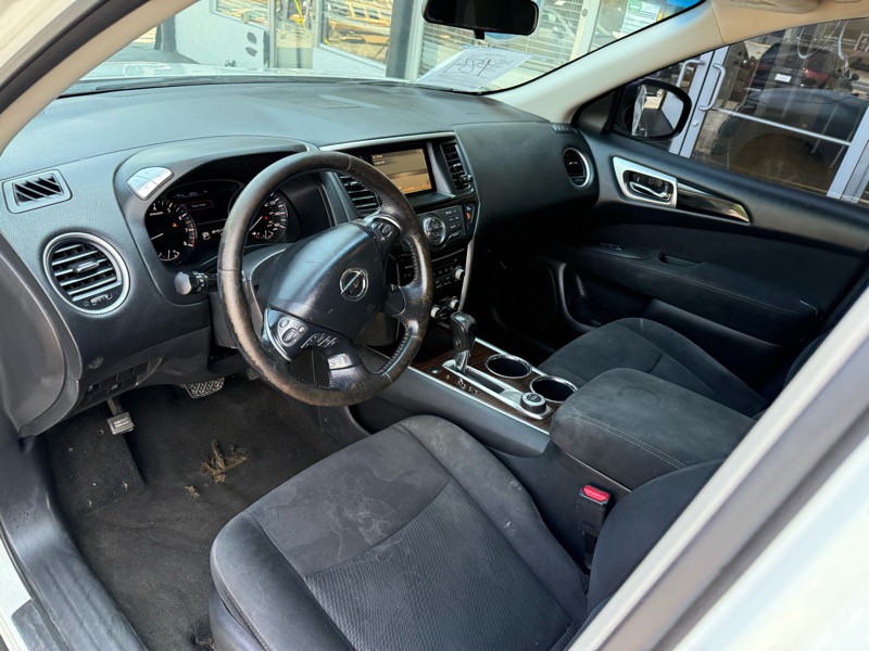 2013 Nissan Pathfinder Image 16