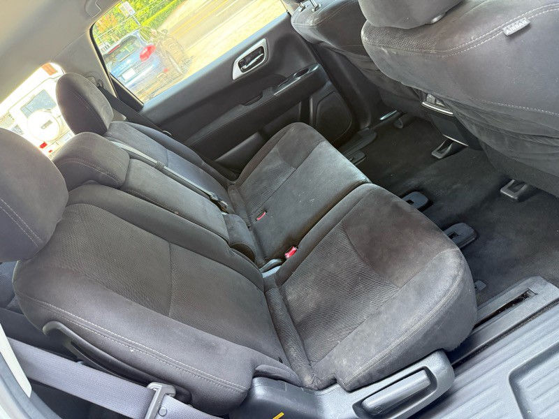 2013 Nissan Pathfinder Image 28