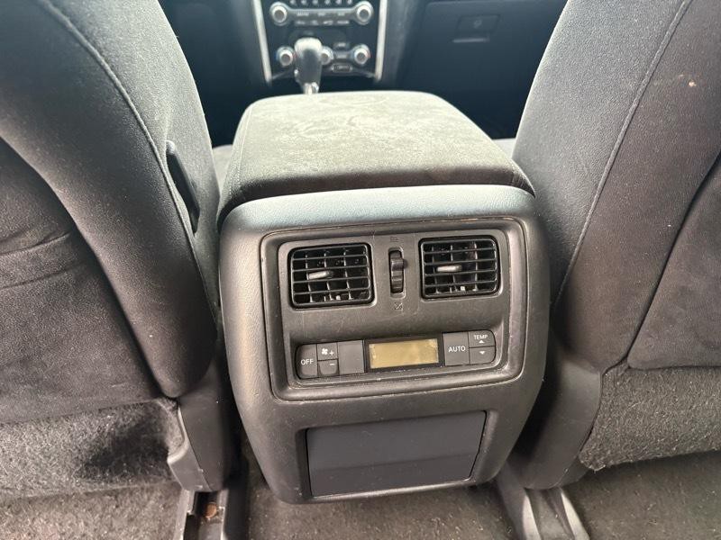 2013 Nissan Pathfinder Image 13