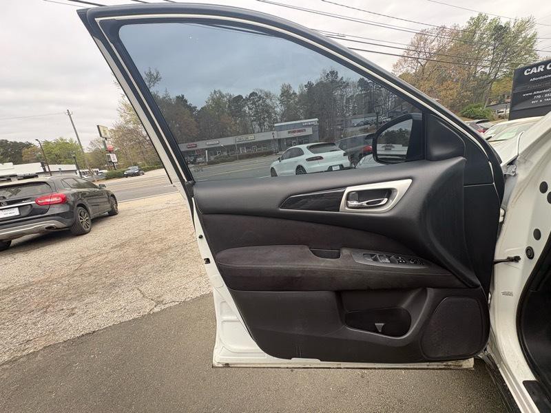 2013 Nissan Pathfinder Image 28