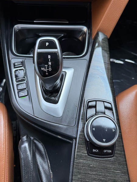 2014 BMW 3 Series Image 8