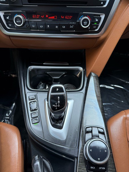 2014 BMW 3 Series Image 11