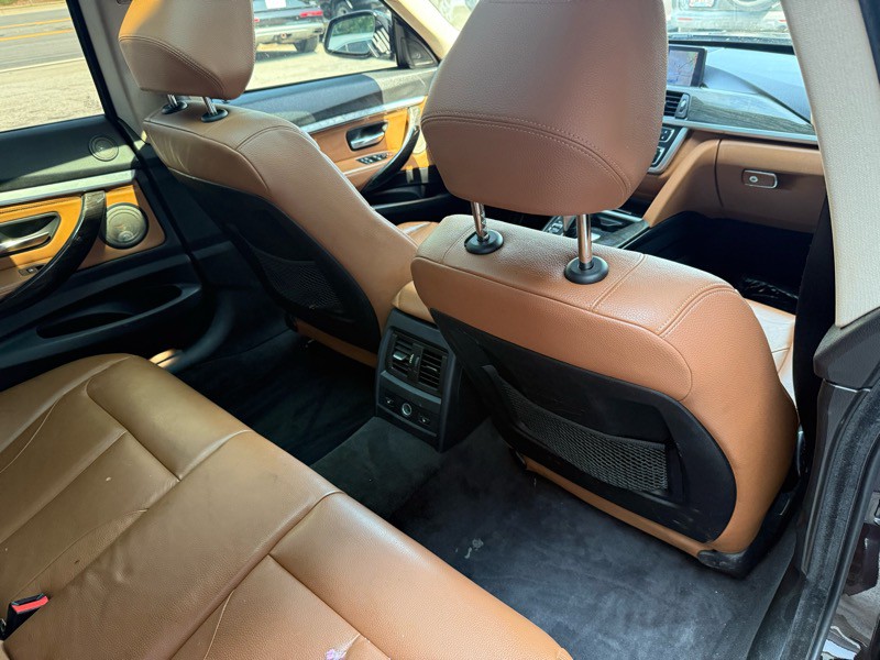 2014 BMW 3 Series Image 25