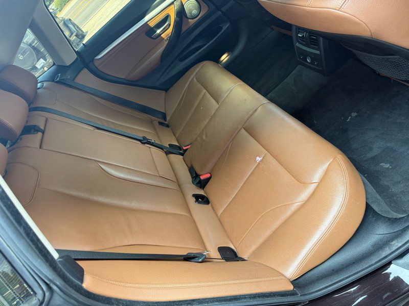 2014 BMW 3 Series Image 26