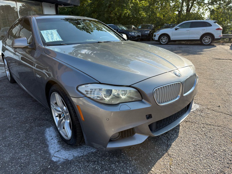 2011 BMW 5 Series Image 3