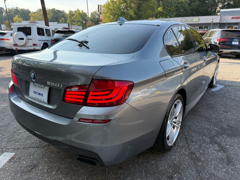 2011 BMW 5 Series Image 5