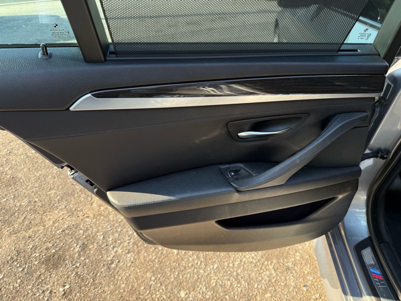 2011 BMW 5 Series Image 16