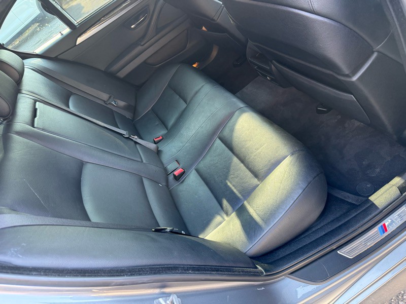 2011 BMW 5 Series Image 24