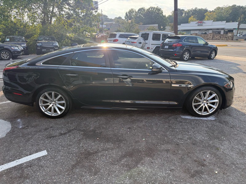 2016 Jaguar XJ Image 4