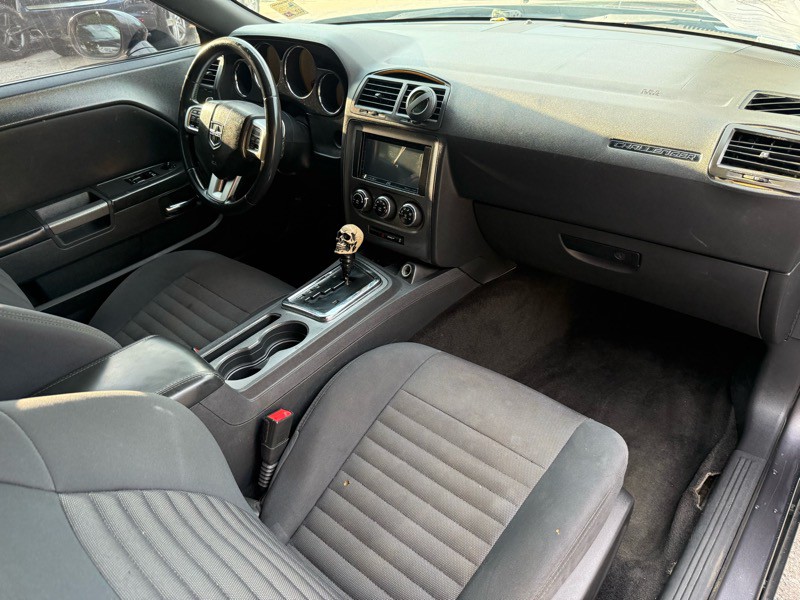 2014 Dodge Challenger Image 18