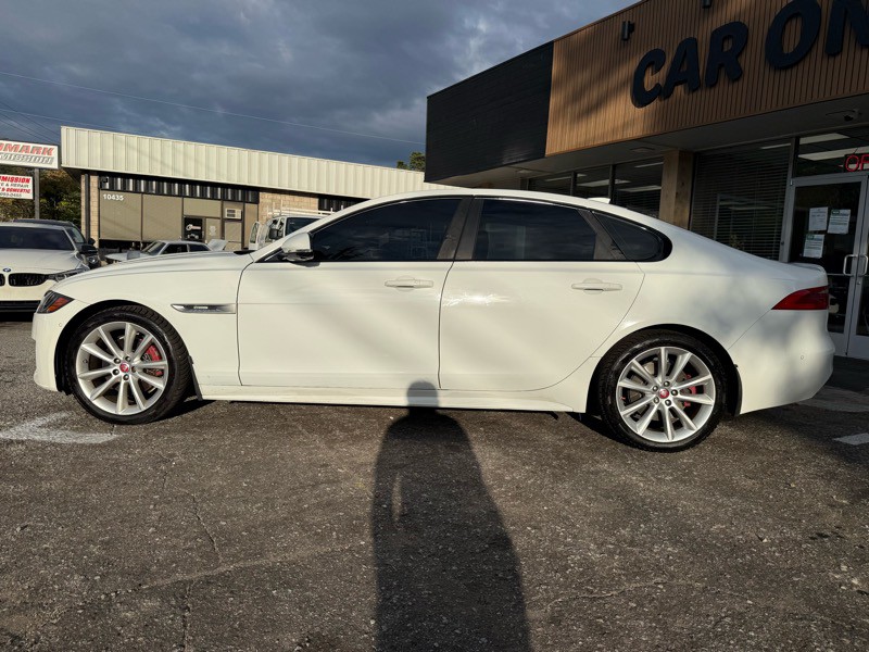 2017 Jaguar XF Image 11