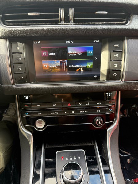 2017 Jaguar XF Image 14