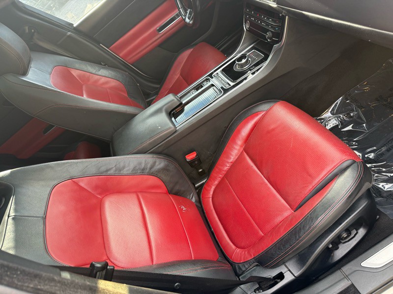 2017 Jaguar XF Image 25