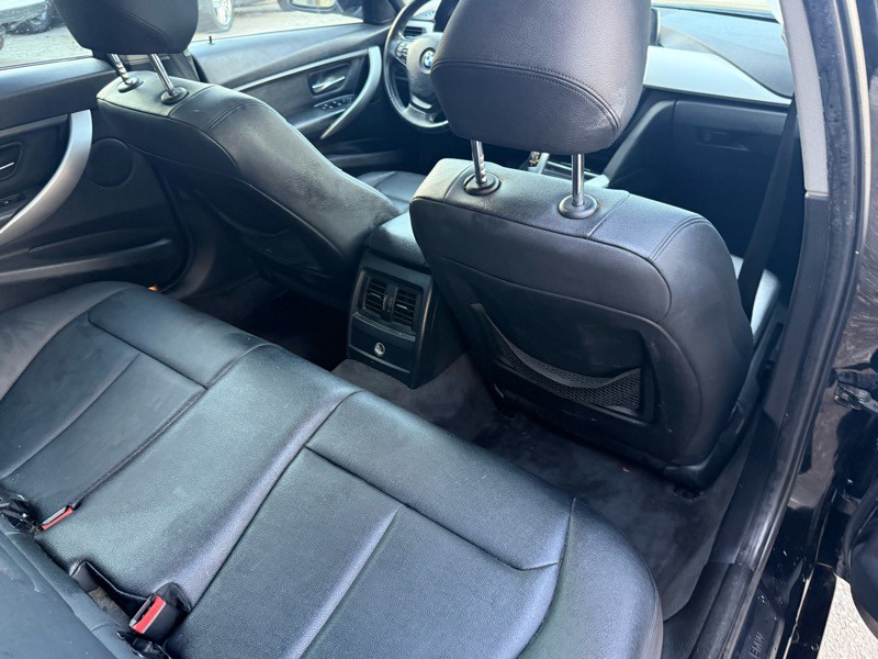 2013 BMW 3 Series Image 22
