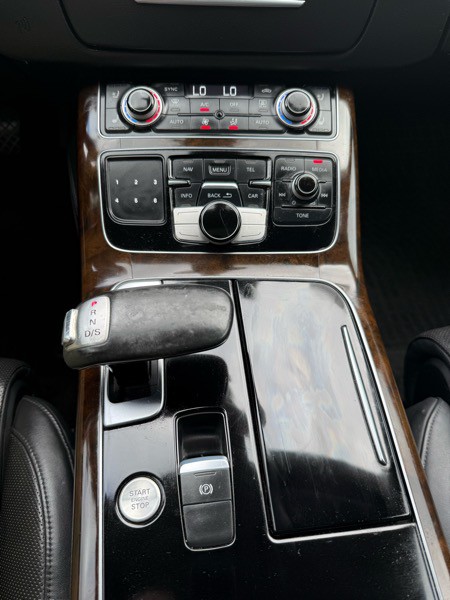 2014 Audi A8 Image 11