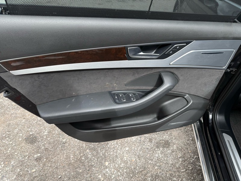 2014 Audi A8 Image 18