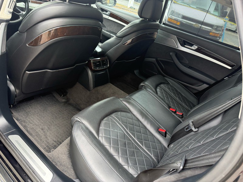 2014 Audi A8 Image 19