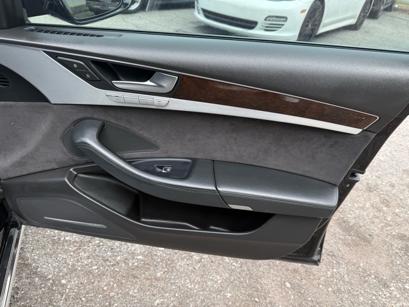 2014 Audi A8 Image 22