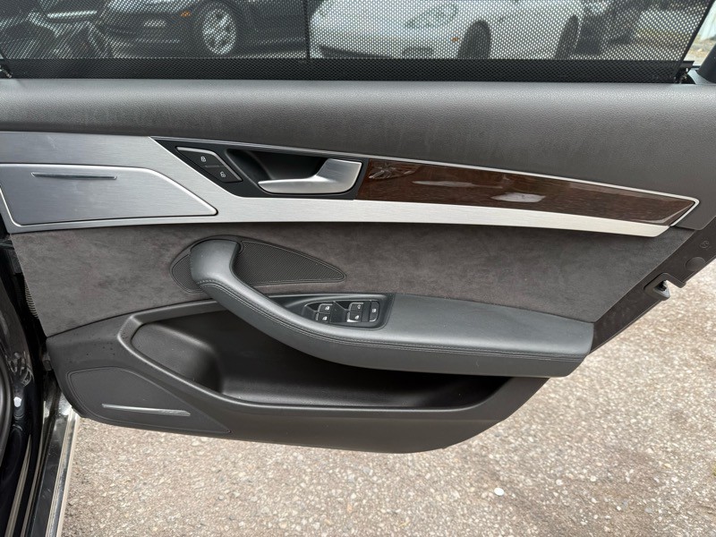 2014 Audi A8 Image 25