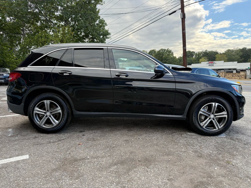 2017 Mercedes-Benz GLC-Class Image 4