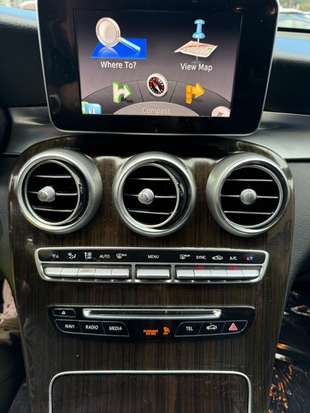 2017 Mercedes-Benz GLC-Class Image 11