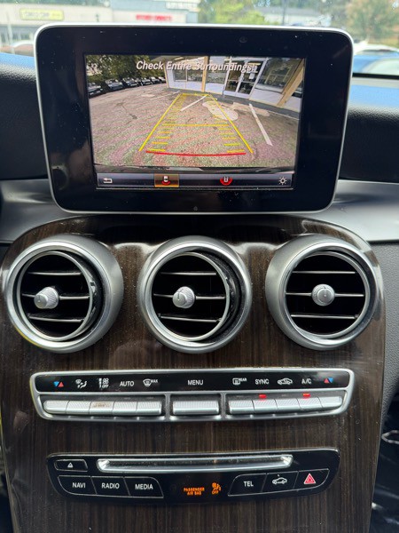 2017 Mercedes-Benz GLC-Class Image 12