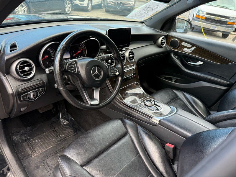 2017 Mercedes-Benz GLC-Class Image 16