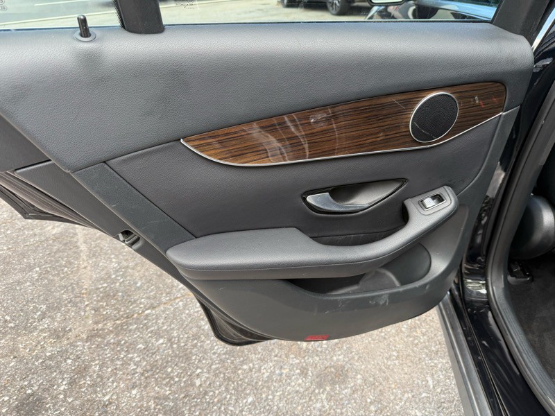 2017 Mercedes-Benz GLC-Class Image 18
