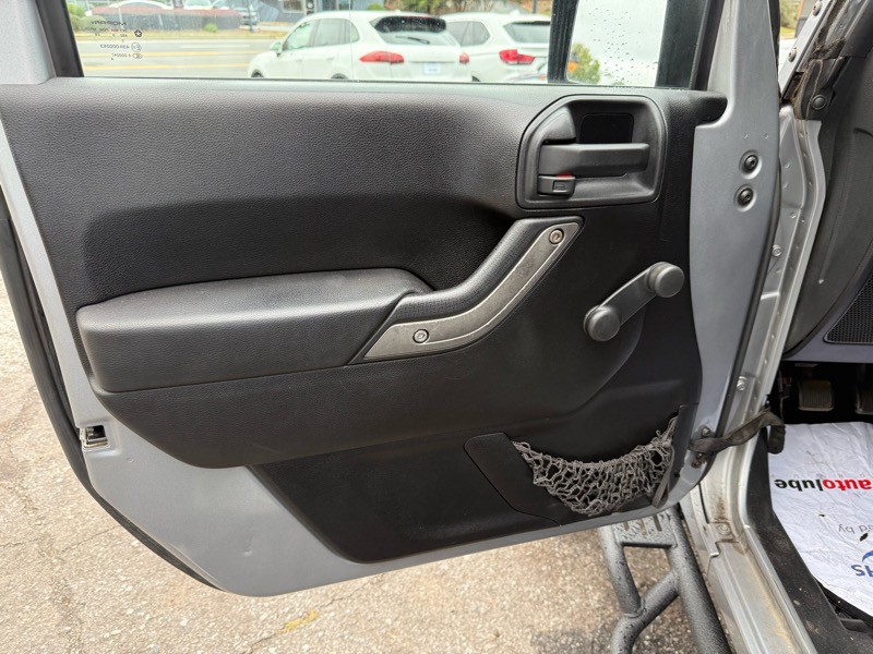 2013 Jeep Wrangler Image 15