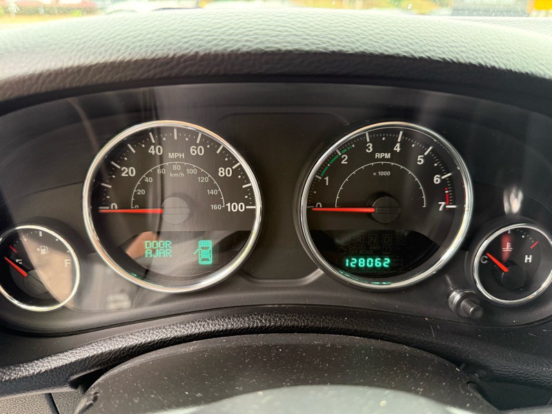 2013 Jeep Wrangler Image 26