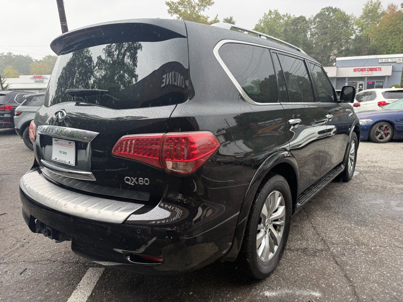 2017 INFINITI QX80 Image 5