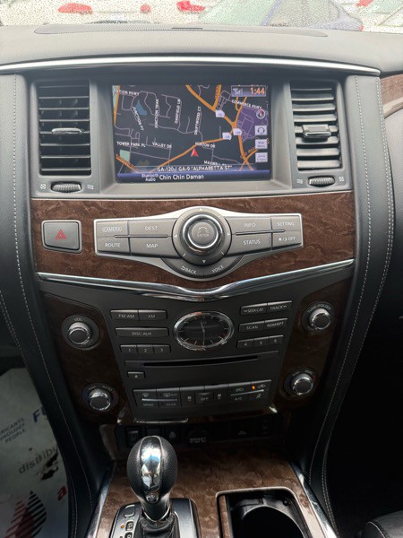 2017 INFINITI QX80 Image 13