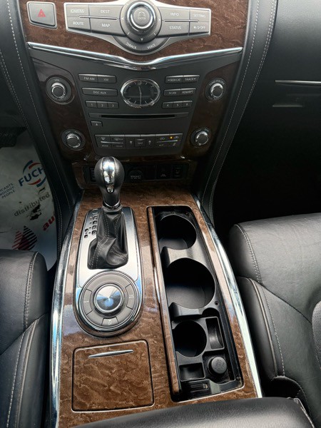 2017 INFINITI QX80 Image 14