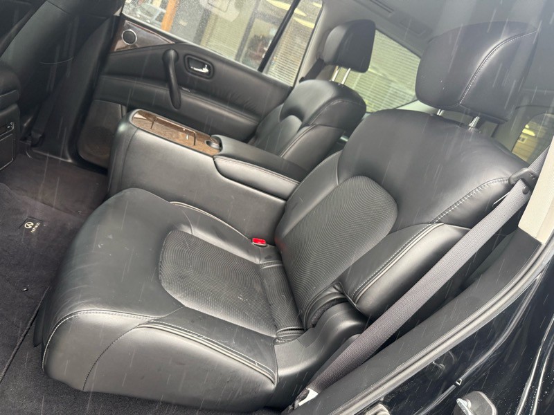 2017 INFINITI QX80 Image 21