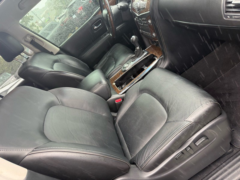 2017 INFINITI QX80 Image 27