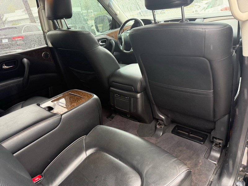 2017 INFINITI QX80 Image 29