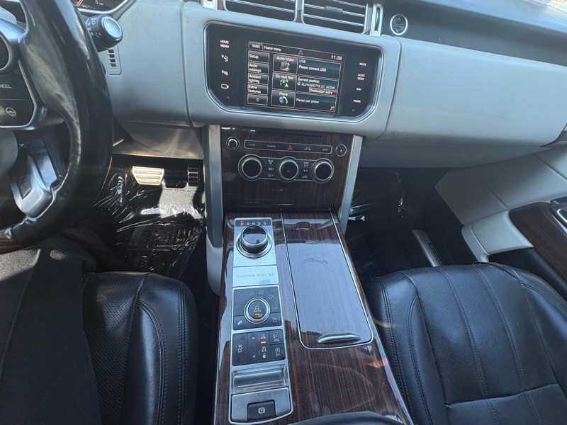 2015 Land Rover Range Rover Image 17