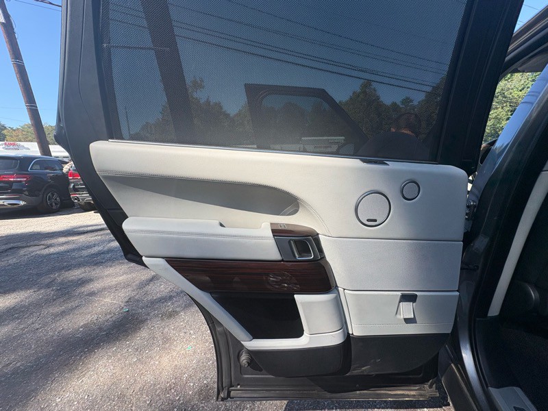 2015 Land Rover Range Rover Image 38