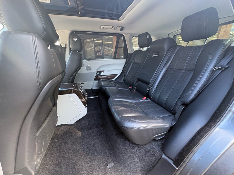 2015 Land Rover Range Rover Image 40