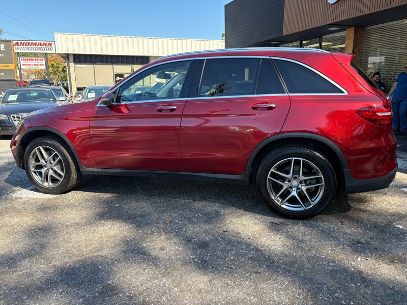 2017 Mercedes-Benz GLC-Class Image 8