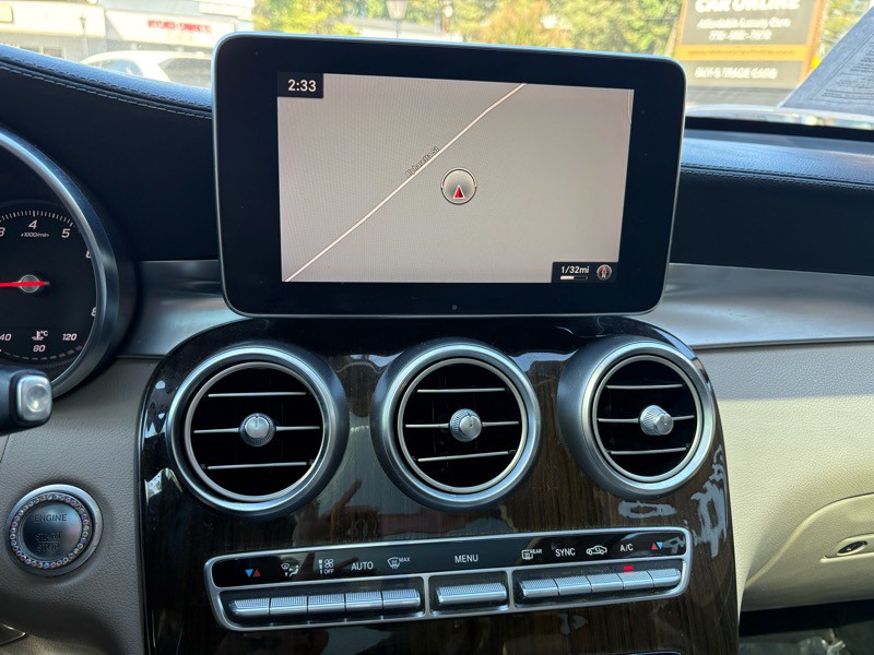 2017 Mercedes-Benz GLC-Class Image 9