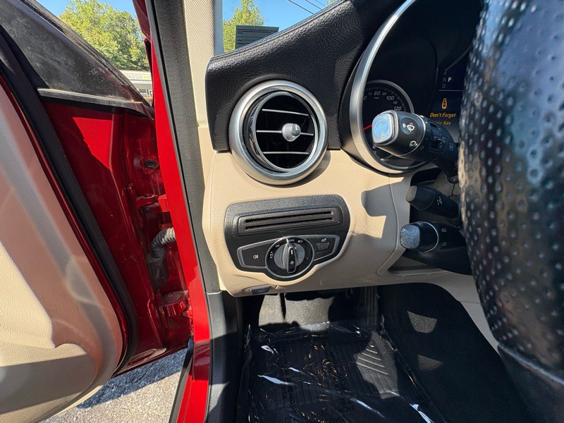 2017 Mercedes-Benz GLC-Class Image 18