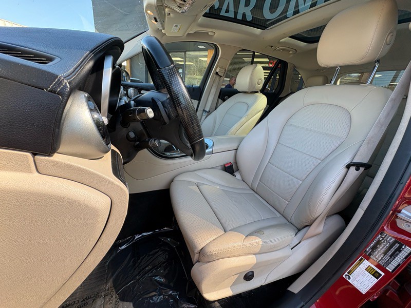 2017 Mercedes-Benz GLC-Class Image 22