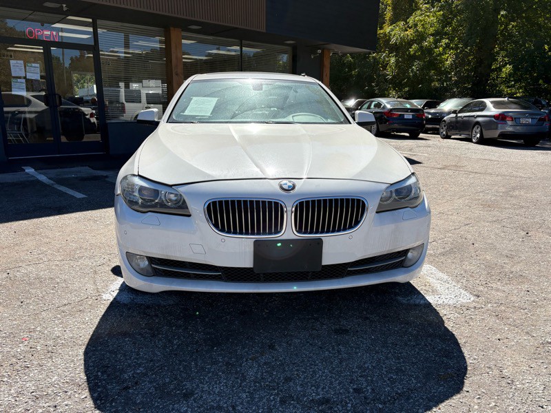 2013 BMW 5 Series Image 2