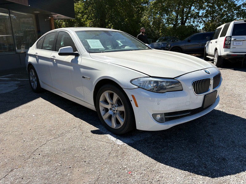 2013 BMW 5 Series Image 3