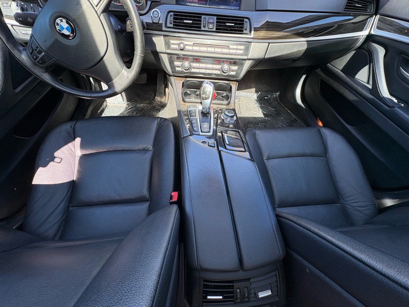2013 BMW 5 Series Image 24