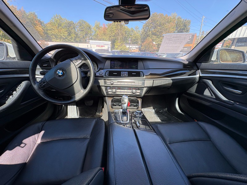 2013 BMW 5 Series Image 25