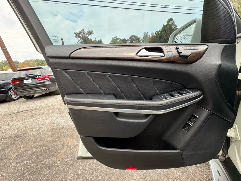 2013 Mercedes-Benz GL-Class Image 21