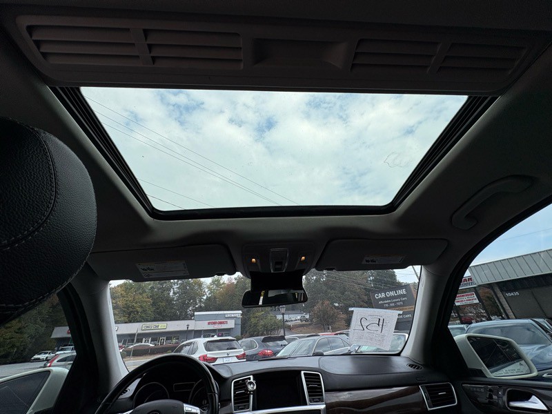 2013 Mercedes-Benz GL-Class Image 24