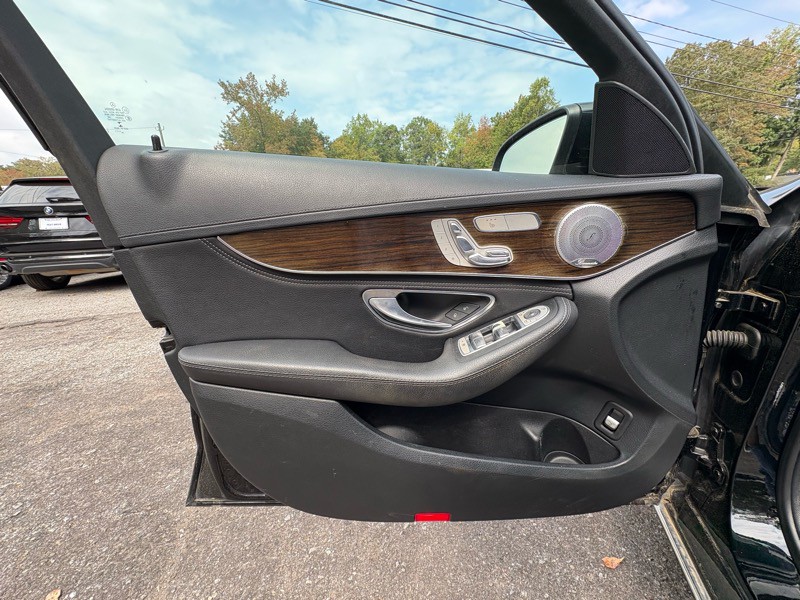 2015 Mercedes-Benz C-Class Image 16